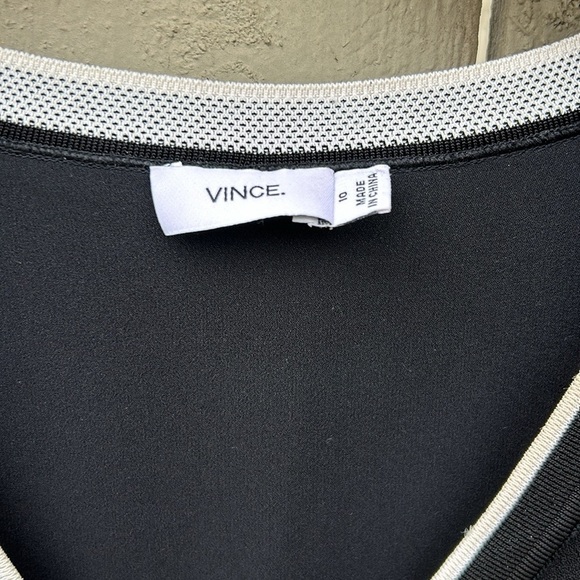 VINCE. V-Neck Striped-Hem Dress | black, white | size 10 - Picture 3 of 5